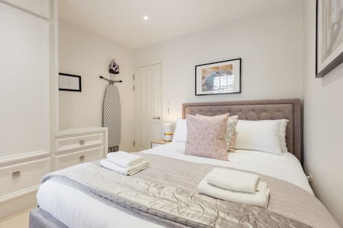In-room safe, individually decorated, individually furnished, desk
