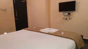 In-room safe, blackout curtains, rollaway beds, free WiFi