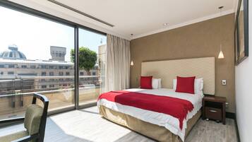 Apartment, 2 Bedrooms | 2 bedrooms, in-room safe, desk, iron/ironing board