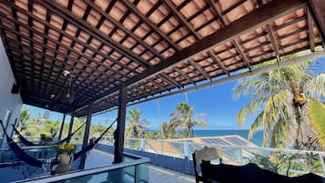 Apartment, 1 King Bed, Sea View | Minibar, free WiFi, bed sheets