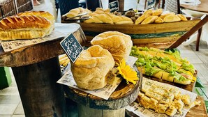Sarapan prasmanan setiap hari dengan biaya tambahan