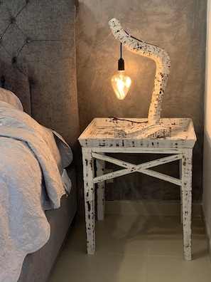 2 chambres, coffres-forts dans les chambres, fer et planche Ă repasser