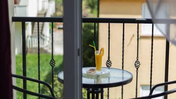 Family Studio, Mountain View | Terrace/patio