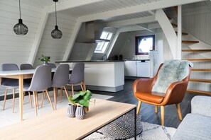 ファミリー キャビン 2 ベッ ドルーム | アイロン / アイロン台、ベビーベッド、WiFi (無料)