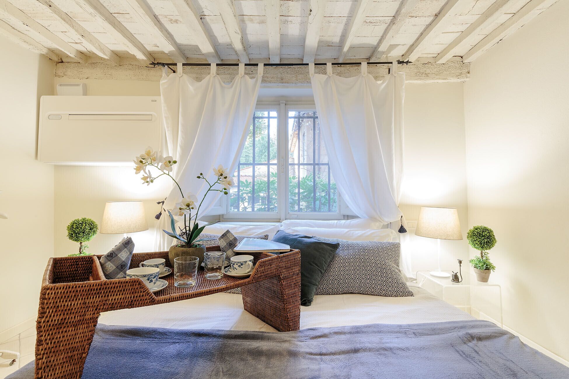 1 habitación, tabla de planchar con plancha, wifi gratis y ropa de cama 