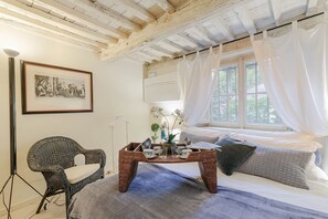 1 chambre, fer et planche Ă repasser, Wi-Fi gratuit, draps fournis
