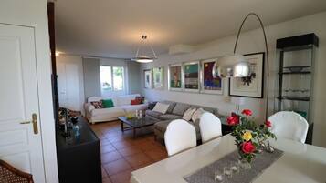 TV connectée, table de tennis de table