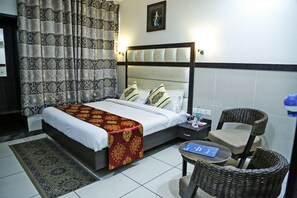 Double or Twin Room | Free WiFi