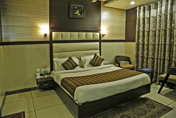 Double or Twin Room | Free WiFi
