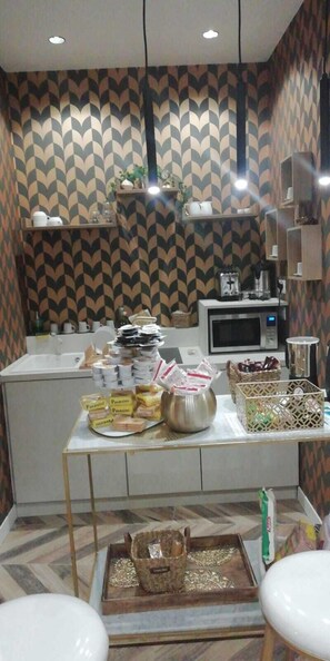 Breakfast area - Don Raffaele Resort - Guest House (Naples)