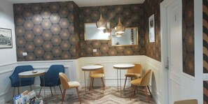 Lobby sitting area - Don Raffaele Resort - Guest House (Naples)