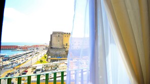 Suite, 1 cama de matrimonio, balcón, vistas al mar | Vistas del balcón