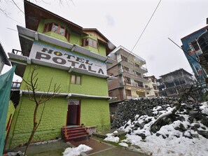 Front of property - OYO 28187 Hotel Potala (Manali)