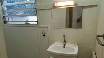 ๋น๋ผ, ์นจ์ค 3๊ฐ, ๊ธ์ฐ | ์์ค ์ธ๋ฉด๋