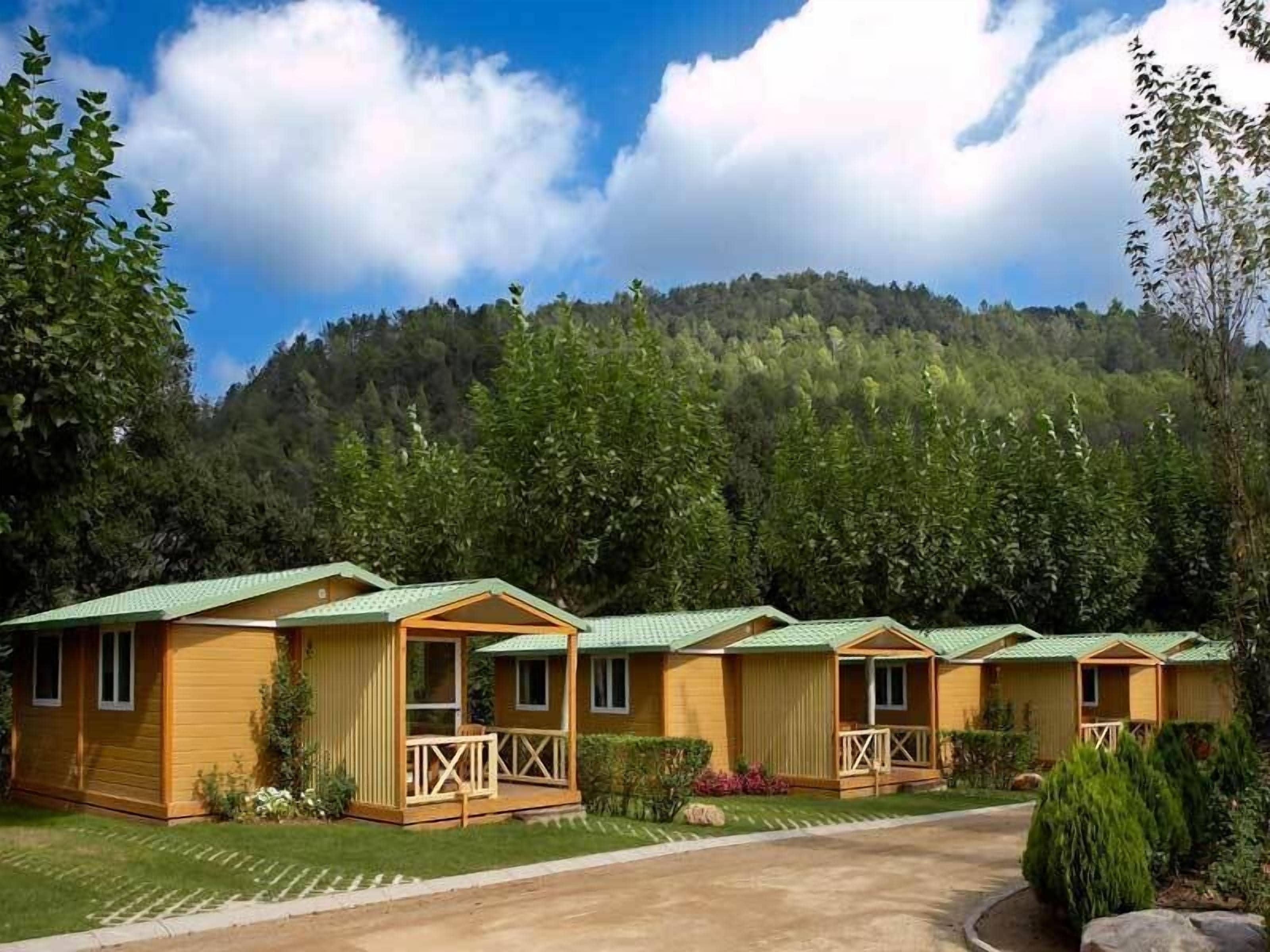 Bungalow, 2 Bedrooms (Morea) | Cots/infant beds, free WiFi, bed sheets