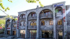Fachada de la propiedad