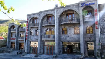 Mặt tiền nơi lưu trú