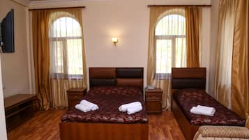 Phòng 3 Tiêu chuẩn, 3 giường đơn | 1 phòng ngủ, bộ đồ giường cao cấp, minibar, bàn