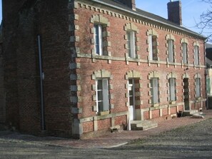 Fachada de la propiedad