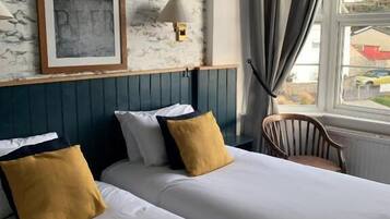 Standard Twin Room, Partial Sea View | Desk, free WiFi