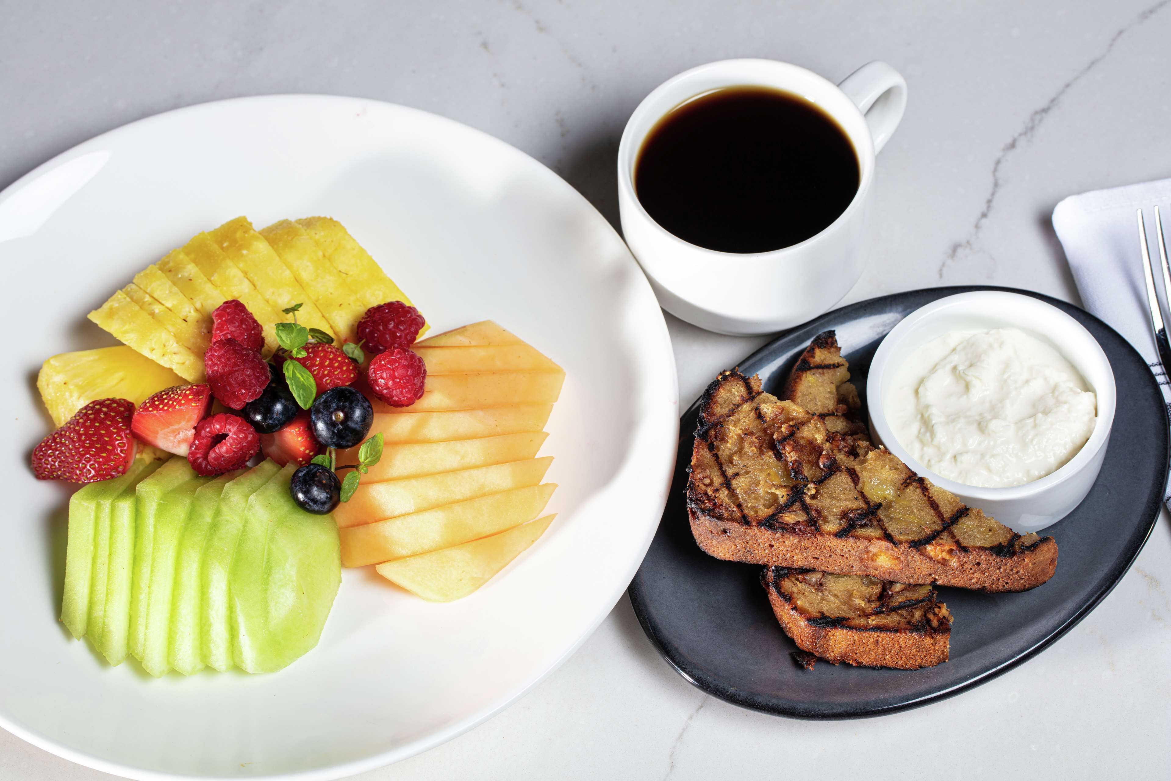 2 restaurants; breakfast, lunch, and dinner served