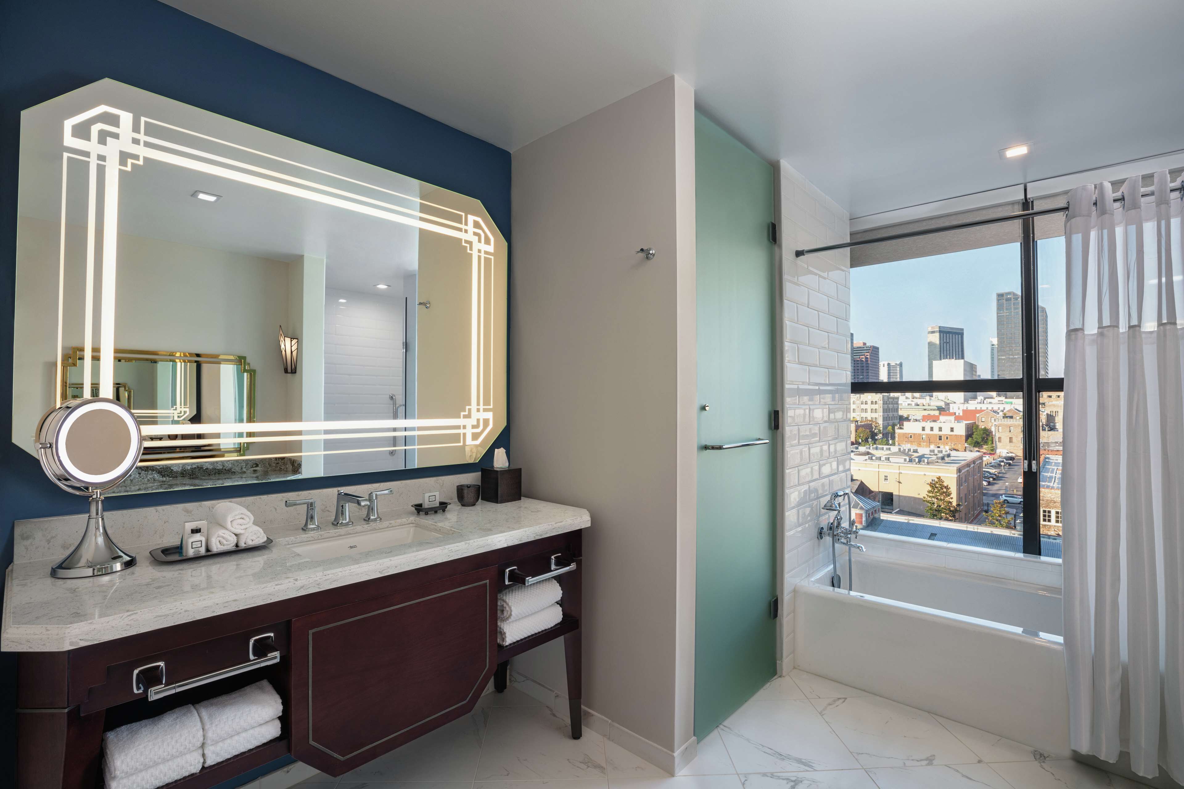 Photo - The Higgins Hotel New Orleans, Curio Collection by Hilton