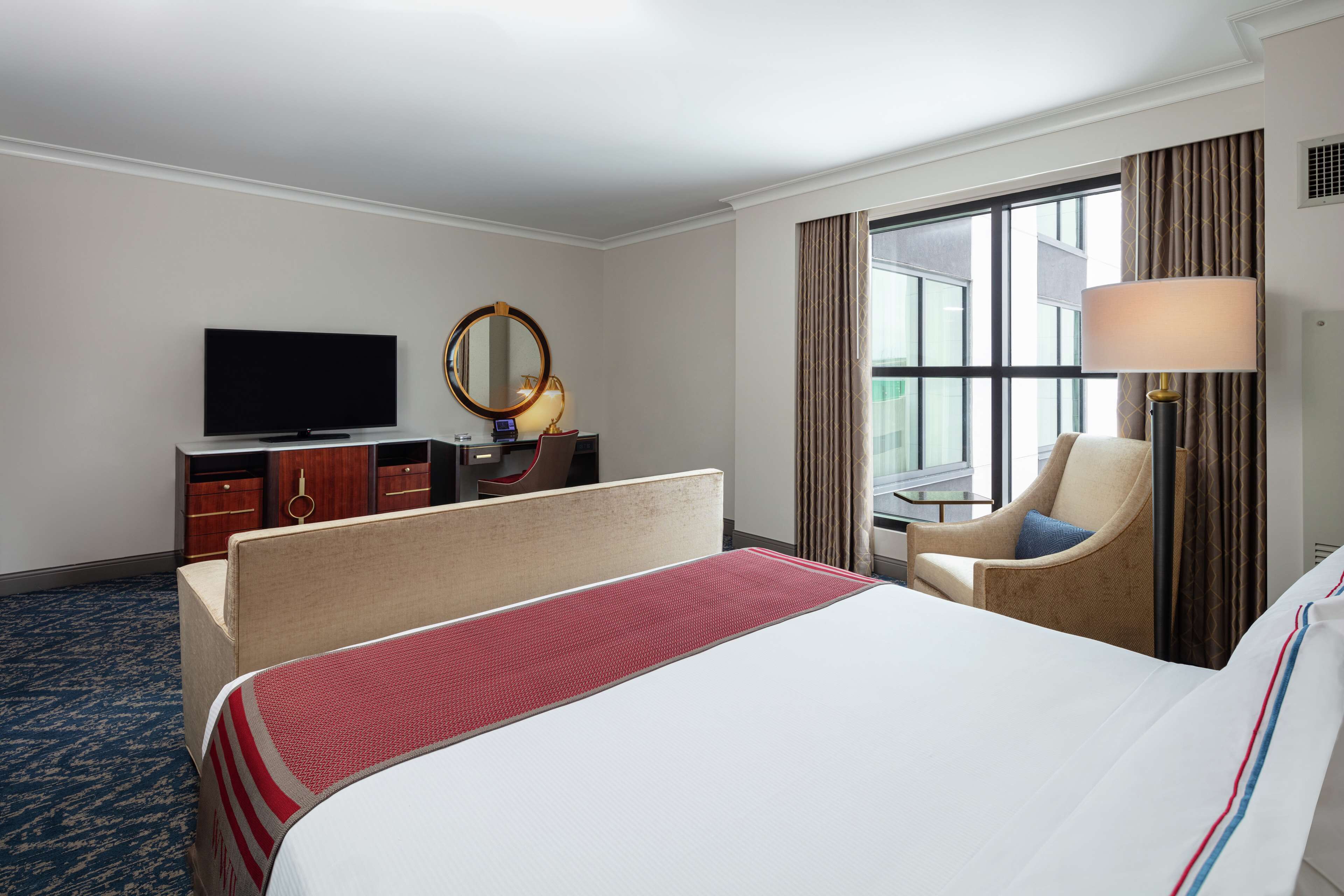 Studio Suite, 1 King Bed with Sofa bed