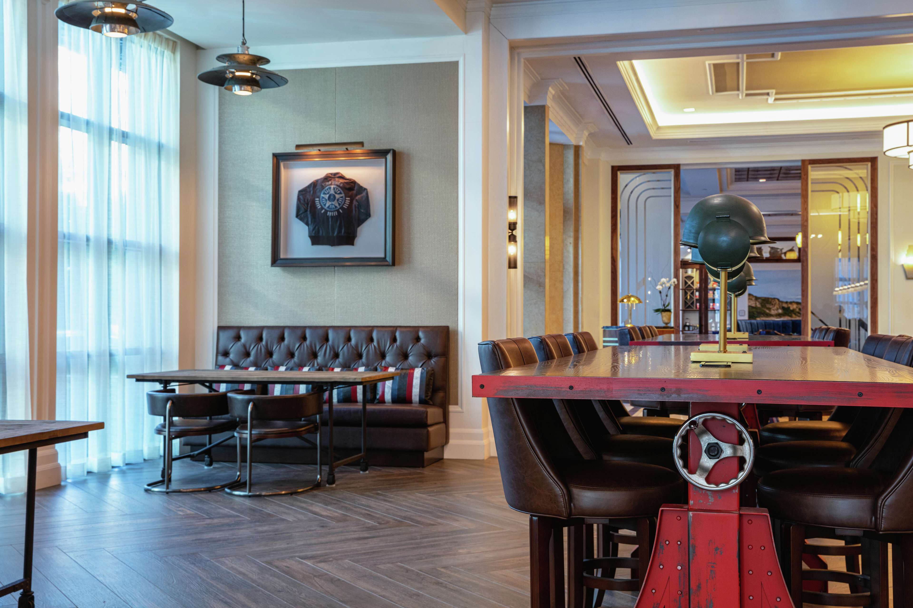 Lobby lounge