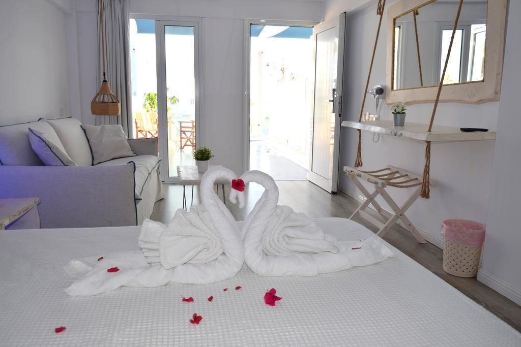 Deluxe Room, Sea View | In-room safe, soundproofing, iron/ironing board, free cots/infant beds