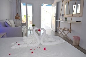 Chambre Deluxe, vue sur la mer | Coffre-fort, systĂšme dâinsonorisation, fer et planche Ă repasser