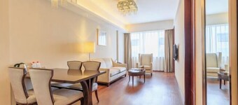 Minfa World Apartment Hotel Xiangyang (Zhuge Liang Square Wanda Plaza)