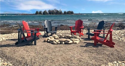 Tobermory Lake Front (Huron) Nouvelle construction!