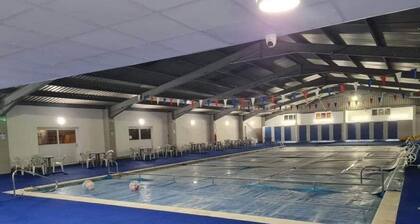 South facing family chalet 5 min stroll to the beach and near Norfolk Broads