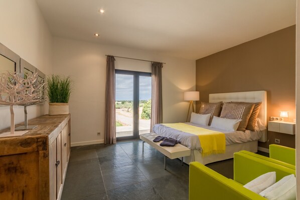 5 bedrooms, in-room safe, iron/ironing board, travel crib - Great Villa with pool, playground, 5km to the beach Es Trenc, Campos, Mallorca (Campos)