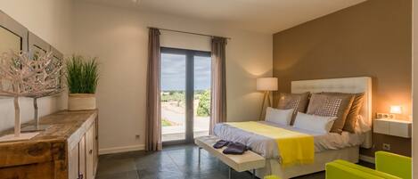 5 soveværelser, pengeskab på værelset, strygejern/strygebræt