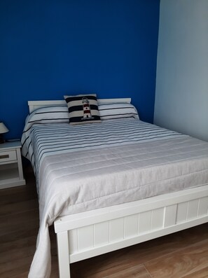 4 bedrooms, iron/ironing board, free WiFi, bed sheets