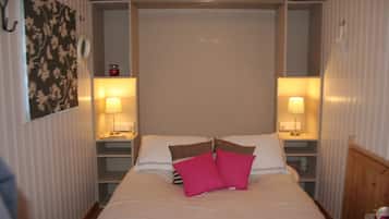 1 Schlafzimmer, Reisekinderbett, kostenloses WLAN, Bettwäsche