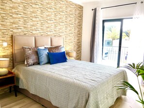 1 slaapkamer, een strijkplank/strijkijzer, gratis wifi, beddengoed