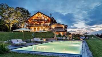 Seasonal outdoor pool, pool umbrellas, sun loungers