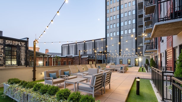 Courtyard - Stay Alfred at Market City Center (Chattanooga)