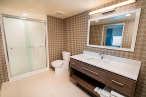 Suite, 1 Schlafzimmer, Nichtraucher | Dusche im Bad