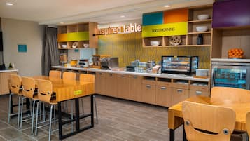 Gratis komplett frukost varje dag