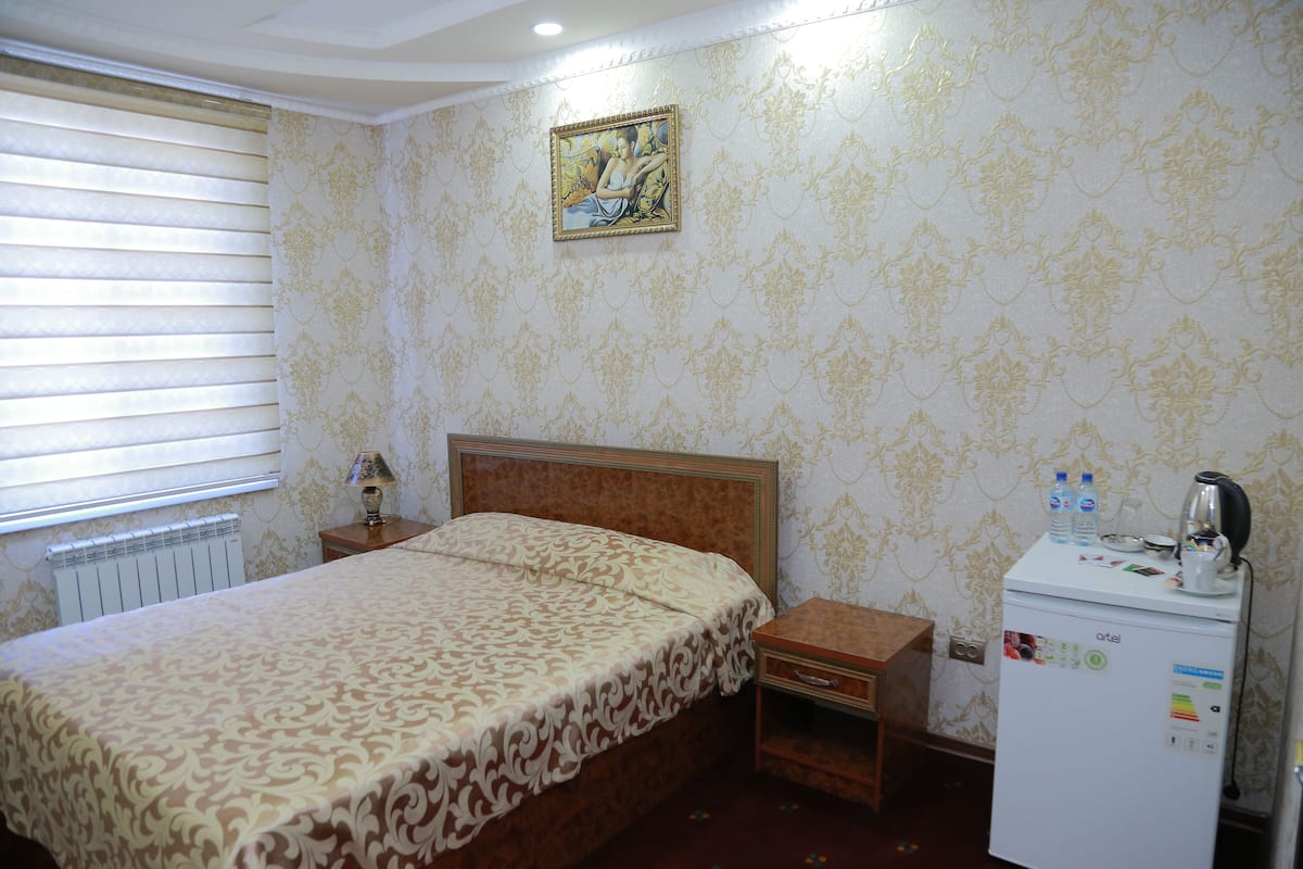 خزنة داخل الغرفة وواي فاي مجانًا