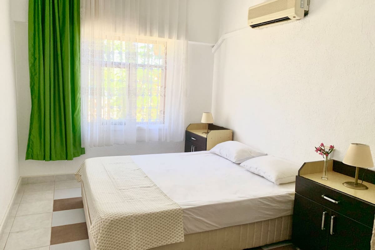 standard double room, sea view | iron/ironing board, rollaway beds, free wifi, bed sheets