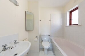 Bathroom - Nice House in St. Augustine's Park, Blackrock (St Augustine's Park)