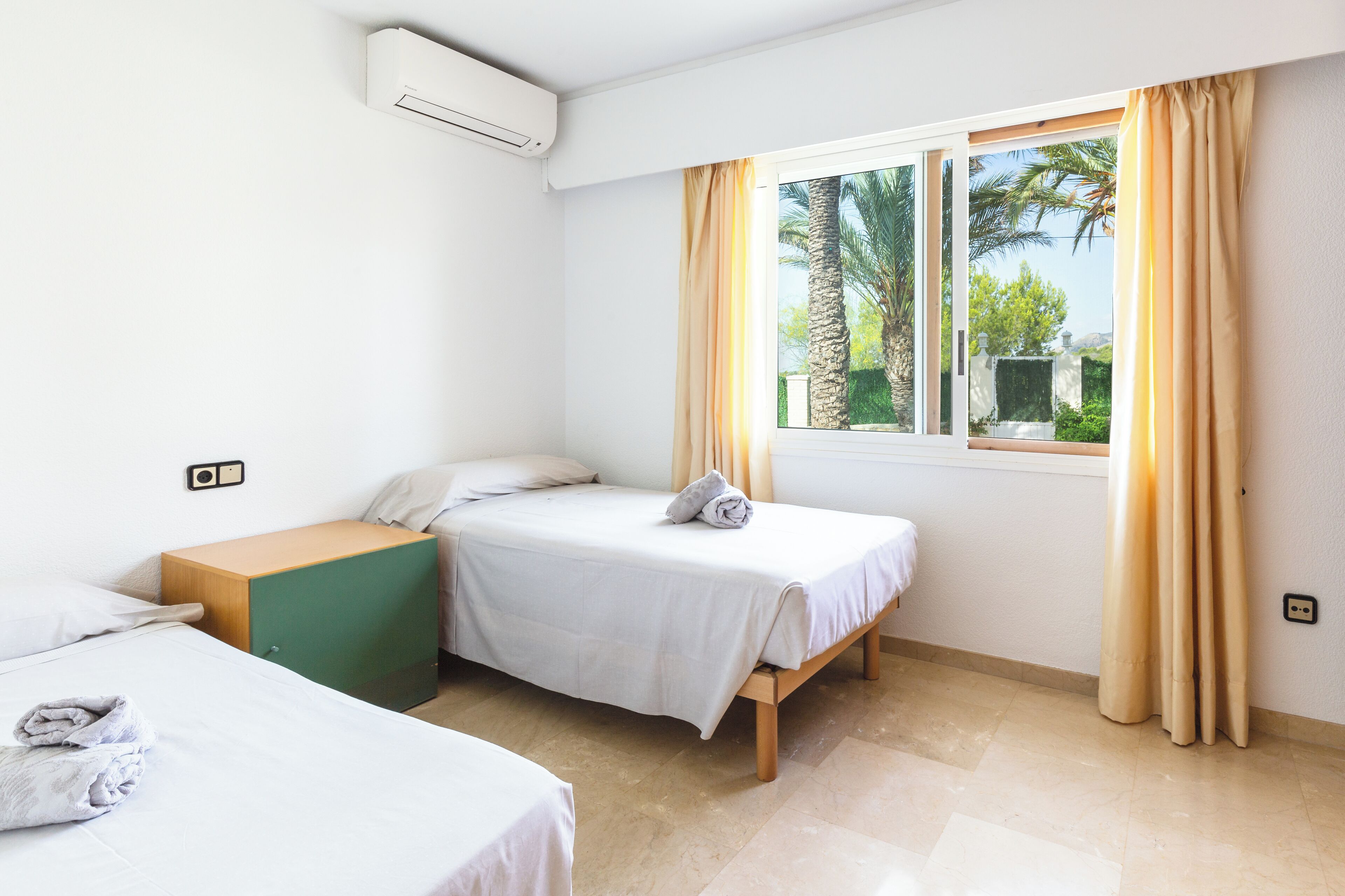 7 slaapkamers, een kluis op de kamer, een strijkplank/strijkijzer