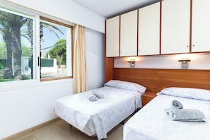 7 bedrooms, in-room safe, iron/ironing board, free WiFi