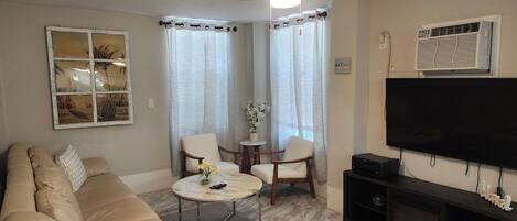 智能电视、桌上足球、乒乓球、书