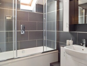 Towels - 5 bedroom accommodation in Glandwr, near Narbeth (Glandwr, near Narbeth)
