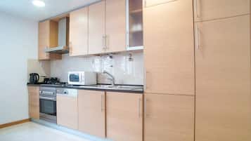 Microwave, oven, coffee/tea maker, toaster